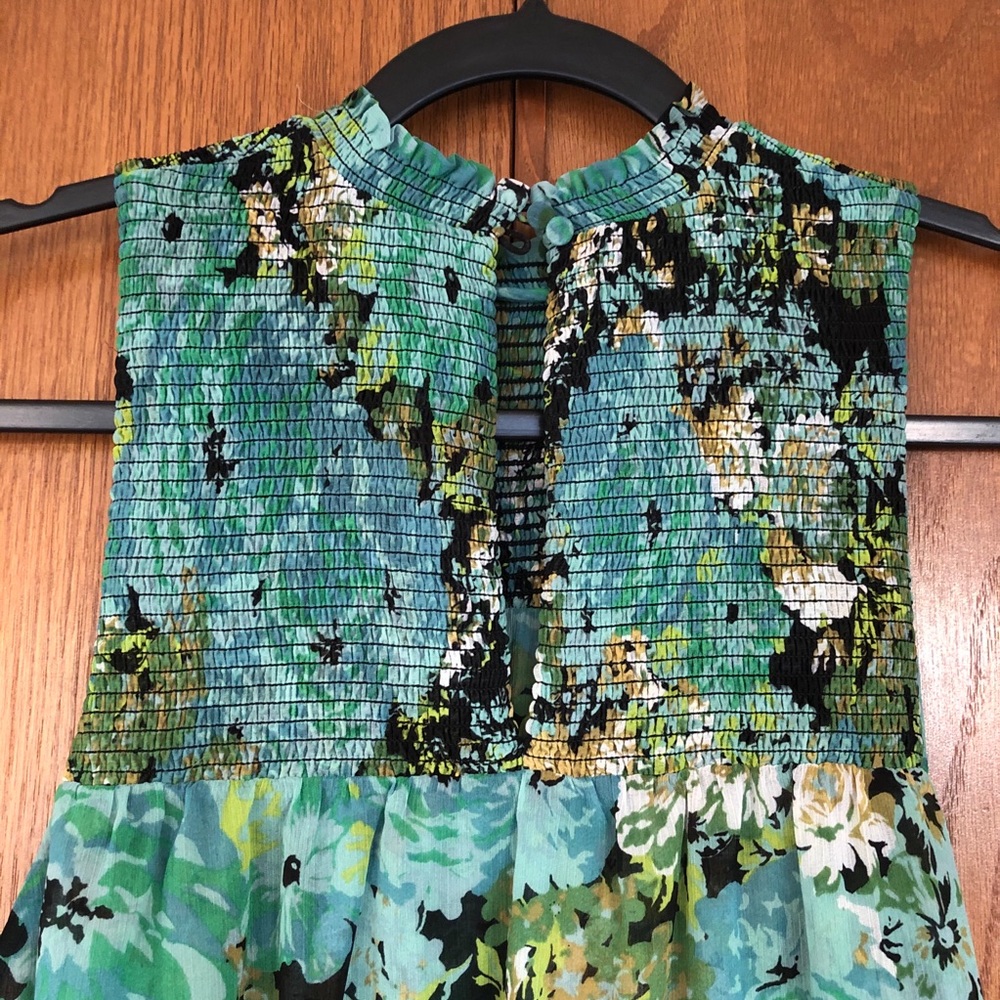 ARITZIA LITTLE MOON Smocked Floral Tank, Green,‎ M - Picture 7 of 8